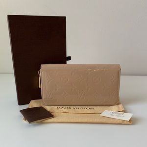 Louis Vuitton Zippy Wallet